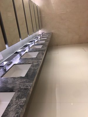 购物中心洗手台