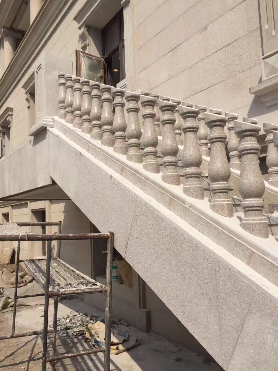 天然大理石拦杆和外墙干挂